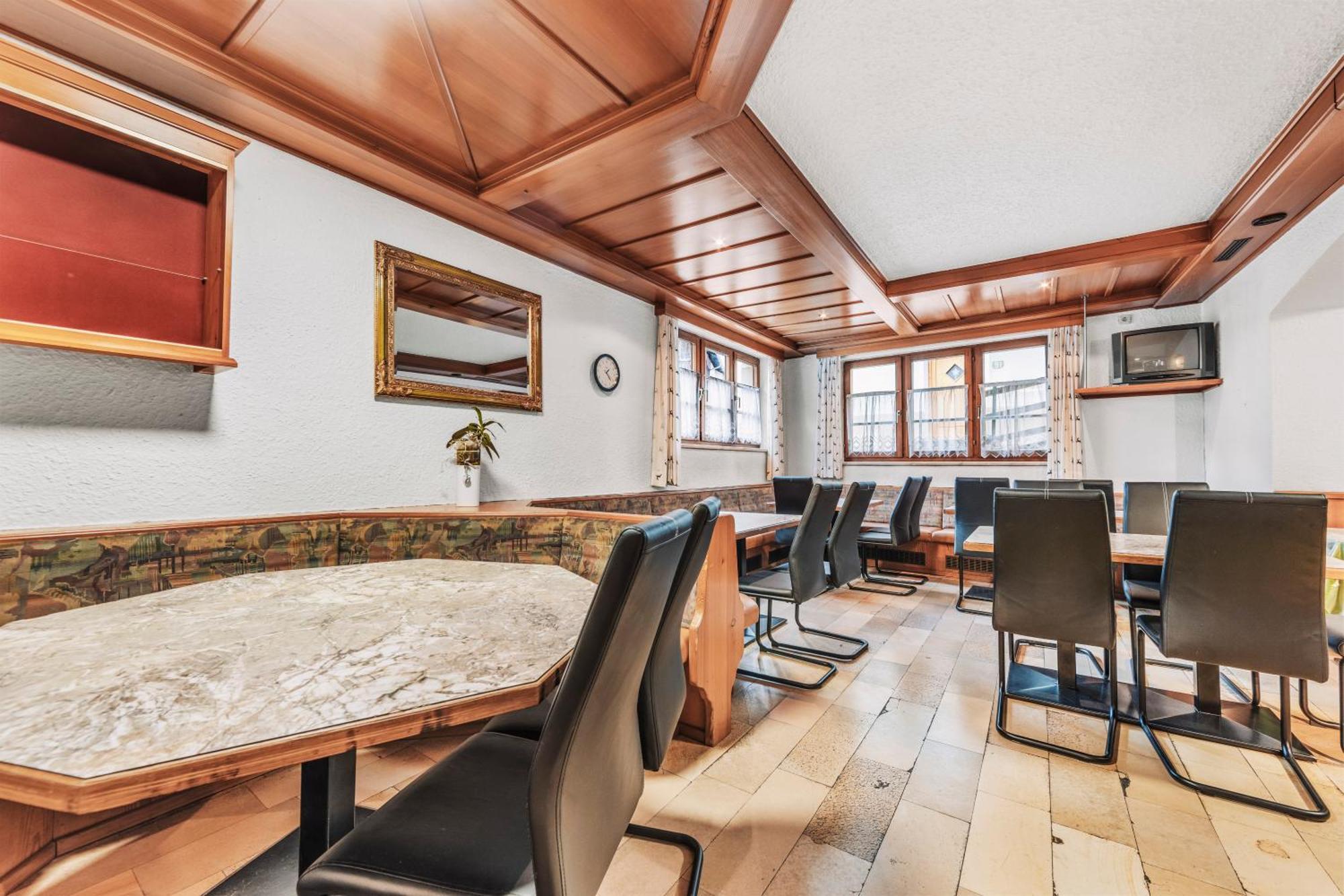 Gasthof Hirschen Pfunds Luaran gambar